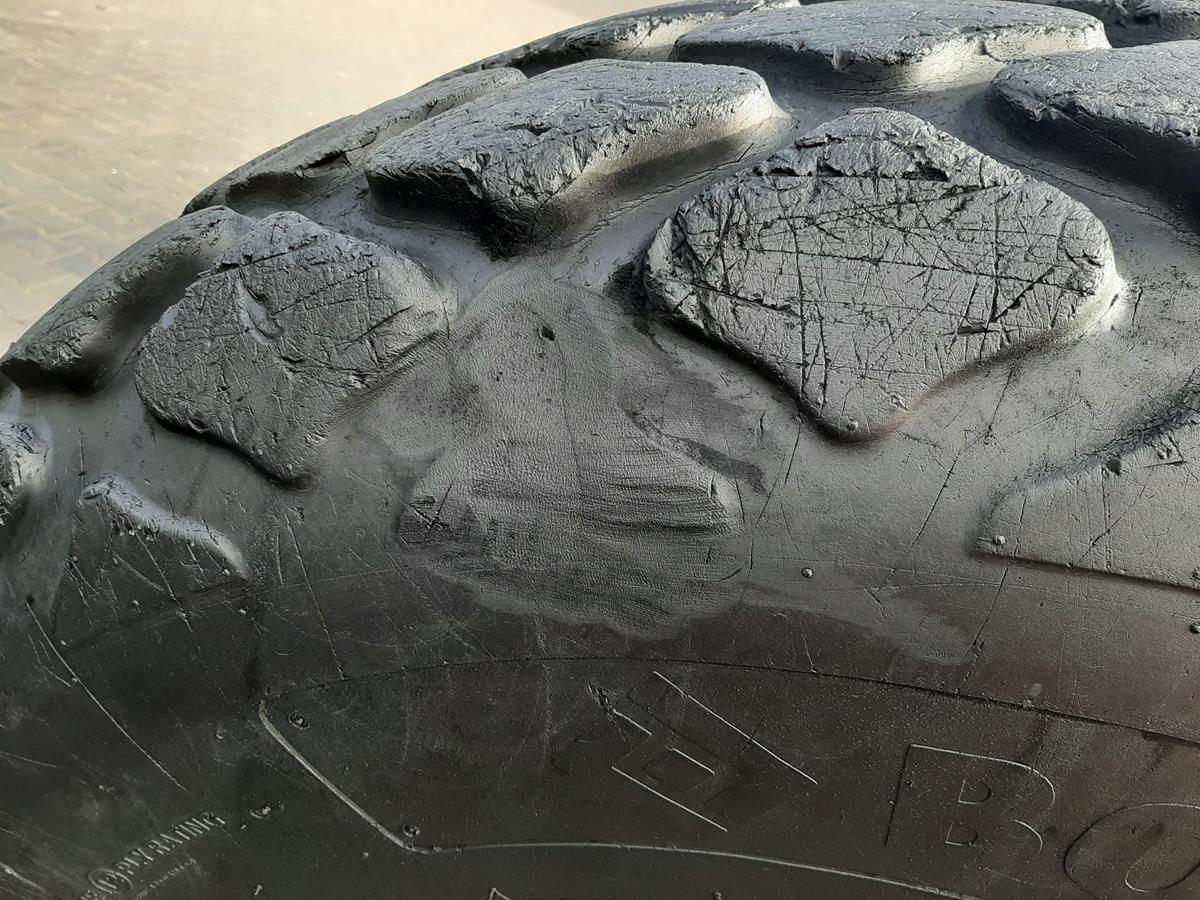 Opona używana rolnicza 23.1-26 BOMAG TR387; 1300zł W4646 - obrazek 8