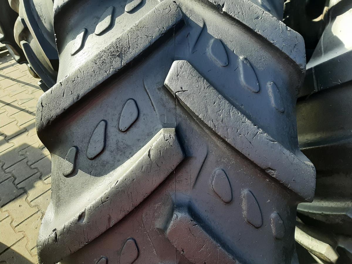 Opona używana rolnicza 420/80R28 16.9R28 KLEBER TRAKER 900zł W4649 - obrazek 4