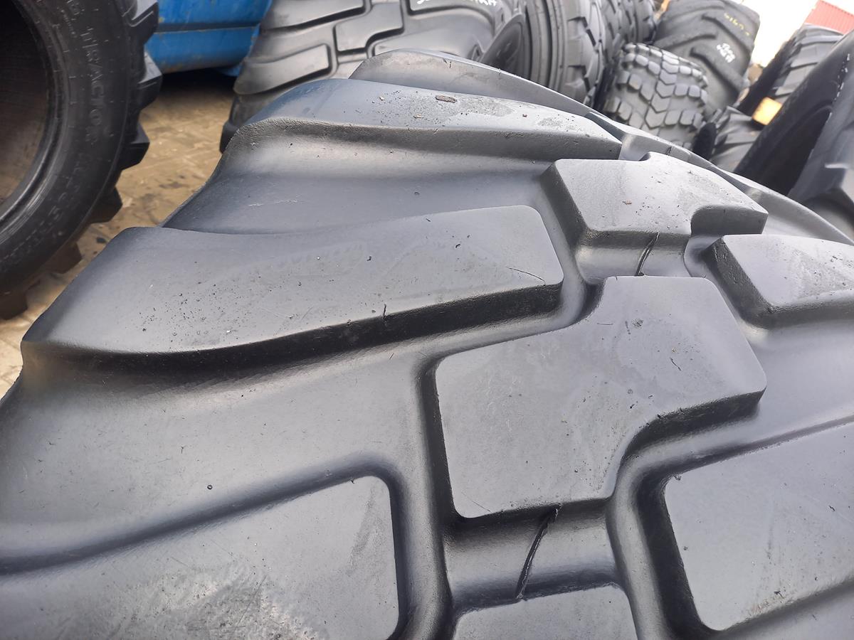 2x Opona używana rolnicza 600/55R26.5 BKT FLOTATION 630 ULTRA 1800zł W4659 - obrazek 9