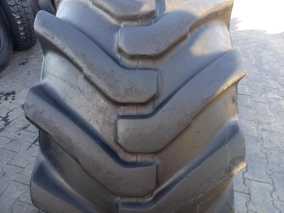 Opona używana przemysłowa 445/65-22.5 18-22.5 BKT MP 590 800zł W4666 - obrazek 4