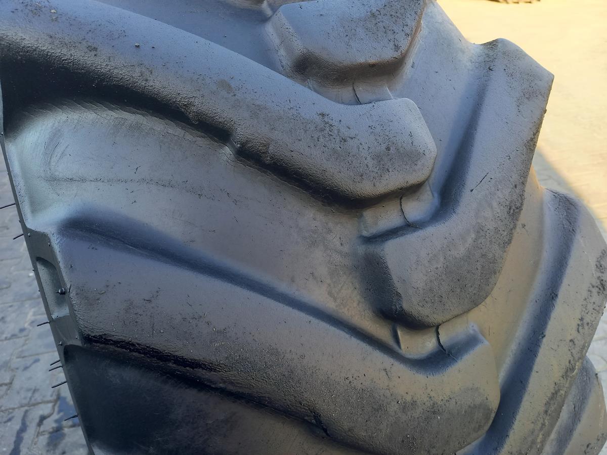 Opona używana przemysłowa 445/65-22.5 18-22.5 BKT MP 590 800zł W4666 - obrazek 5