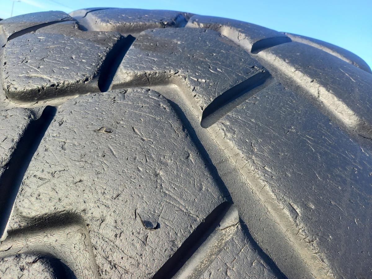 Opona używana przemysłowa 750/65R25 30/65R25 MICHELIN 4200zł W4667 - obrazek 5