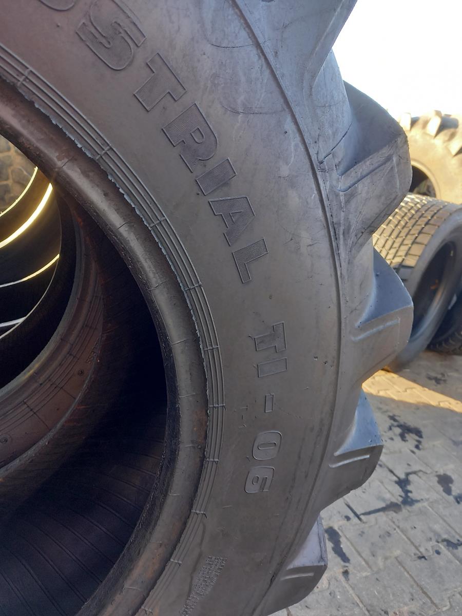 2x Opona używana przemysłowa 18.4-26 MITAS TRACTOR INDUSTRIAL TI06 900zł W4669 - obrazek 9