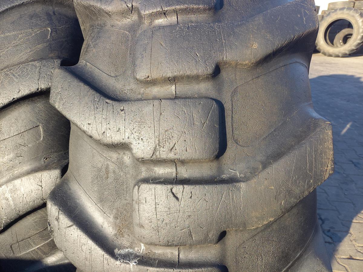 Opona używana przemysłowa 18.4-26 ALLIANCE 900zł W4670 - obrazek 5