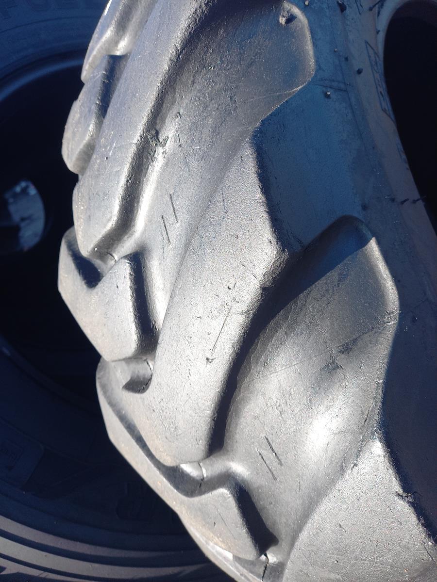 Opona używana przemysłowa 12.0/75-18 MITAS TRACTION TR-1; 1300zł W4675 - obrazek 8