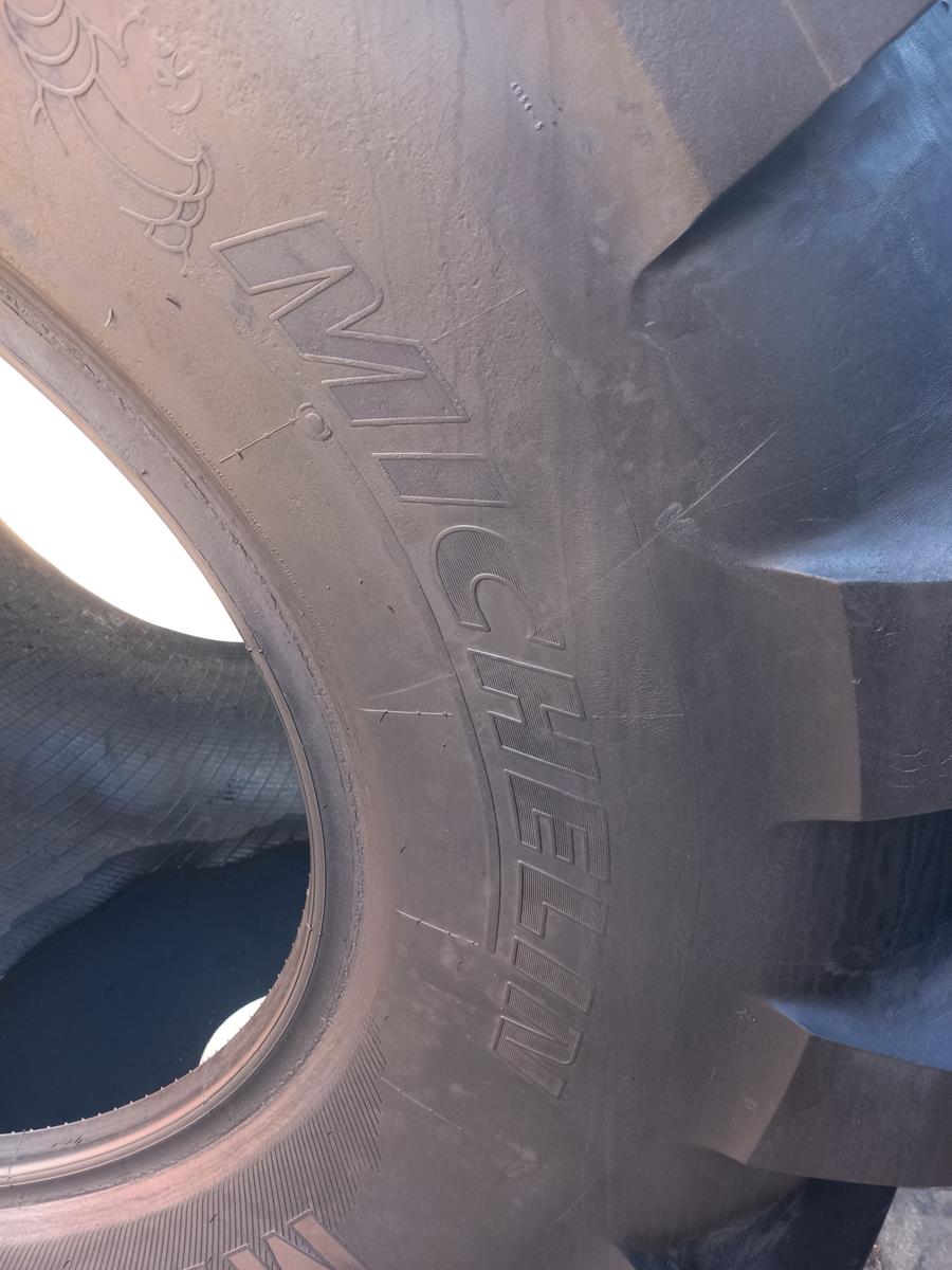 Opona używana rolnicza 1050/50R32 MICHELIN MEGAXBIB 5900zł W4677 - obrazek 10