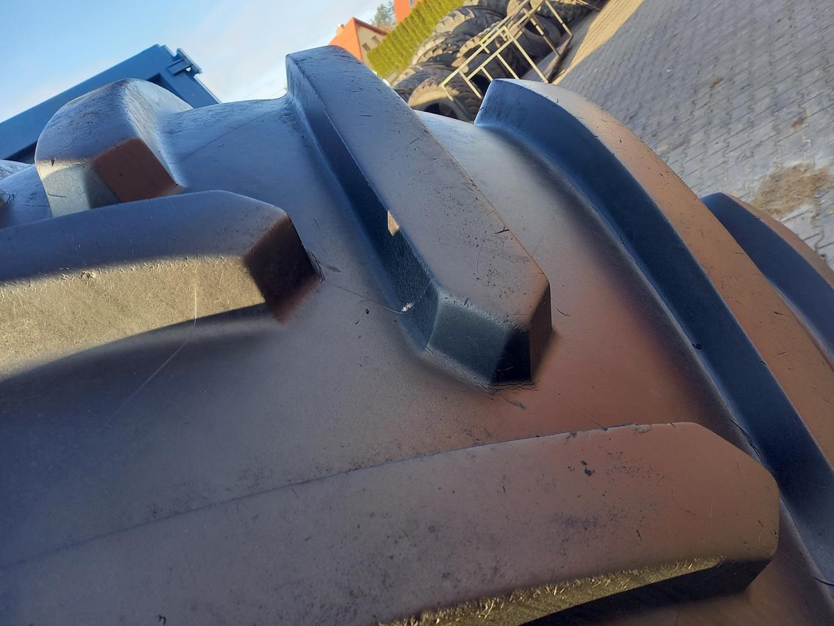 Opona używana rolnicza 1050/50R32 MICHELIN MEGAXBIB 5900zł W4677 - obrazek 7