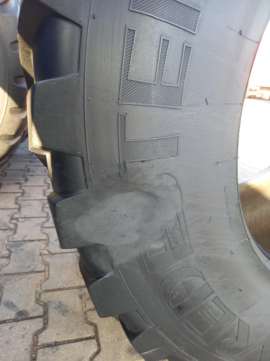 Opona używana rolnicza 710/50R30.5 VREDESTEIN FLOTATION 2800zł W4679 - obrazek 6