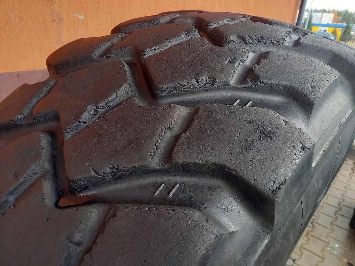 Opona używana przemysłowa 23.5R25 TRELLEBORG EMR 1030 2900zł W4681 - obrazek 4