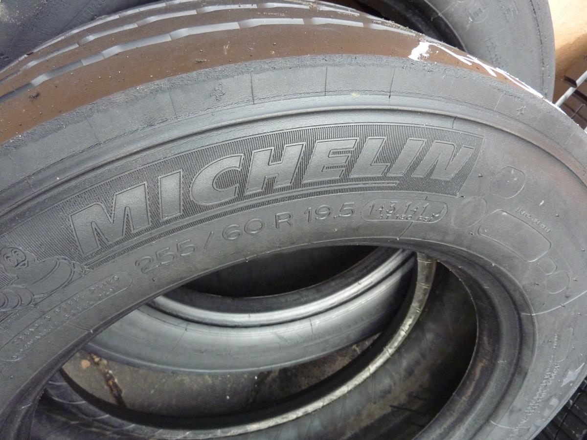 Opona używana ciężarowa 255/60R19.5 MICHELIN MAXI TRAILER XTA +E 450zł C2587 - obrazek 9