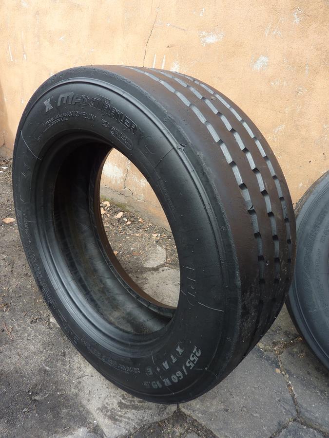 Opona używana ciężarowa 255/60R19.5 MICHELIN MAXI TRAILER XTA +E 450zł C2587 - obrazek 11