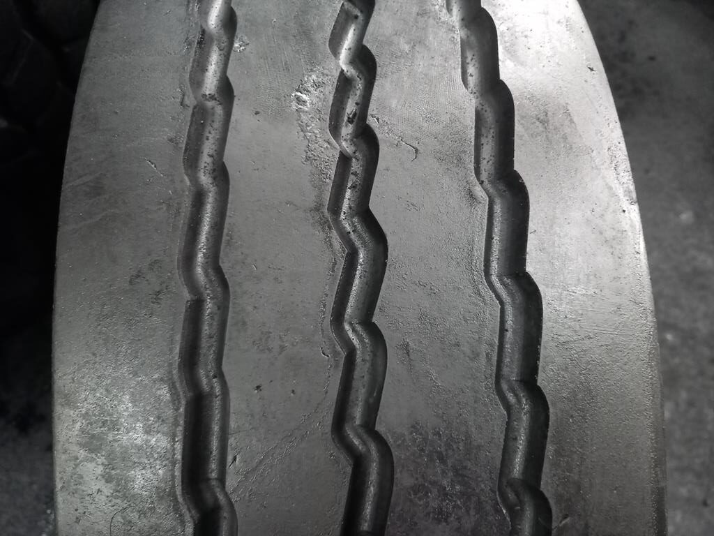 Opona używana ciężarowa 255/60R19.5 MICHELIN X MAXITRAILER XTA+E 450zł C2629 - obrazek 6