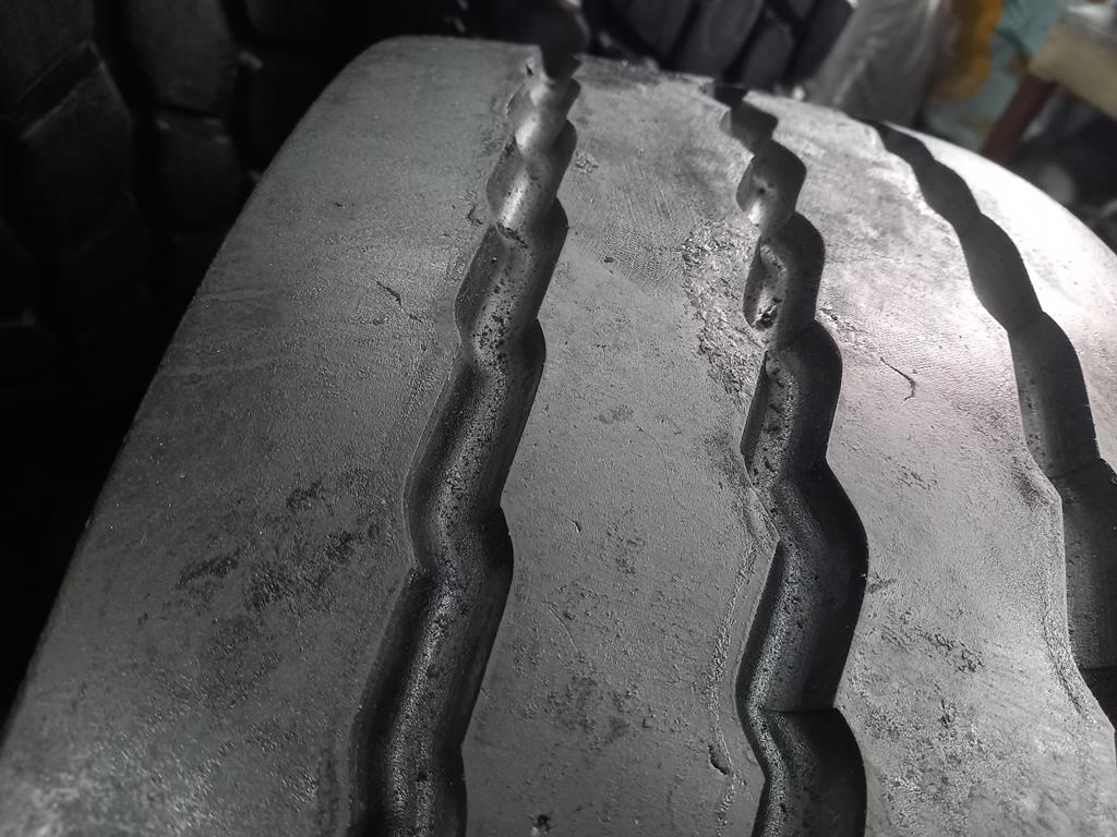 Opona używana ciężarowa 255/60R19.5 MICHELIN X MAXITRAILER XTA+E 450zł C2629 - obrazek 8