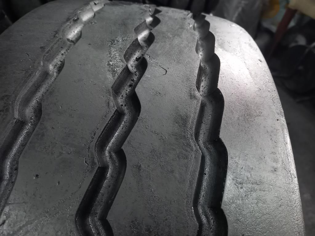 Opona używana ciężarowa 255/60R19.5 MICHELIN X MAXITRAILER XTA+E 450zł C2629 - obrazek 9