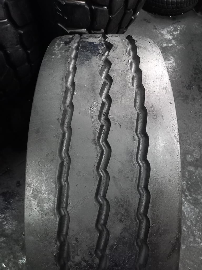 Opona używana ciężarowa 255/60R19.5 MICHELIN X MAXITRAILER XTA+E 450zł C2629 - obrazek 11