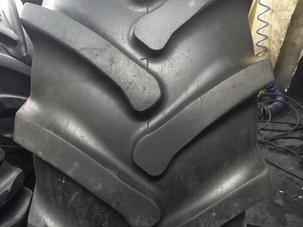 Opona używana leśna 540/65R28 NOKIAN TR MULTIPLUS 1400zł W4714 - obrazek 4