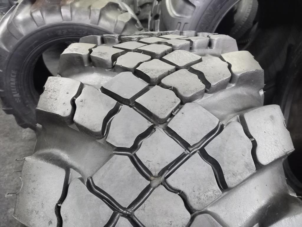 Opona używana 500/70-508; 1200x500-508 FORWARD 900zł W4721 - obrazek 5