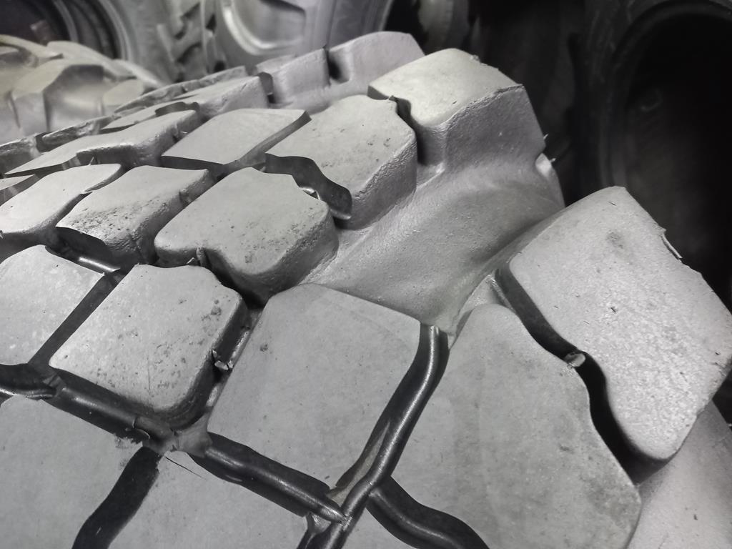 Opona używana 500/70-508; 1200x500-508 FORWARD 900zł W4721 - obrazek 4