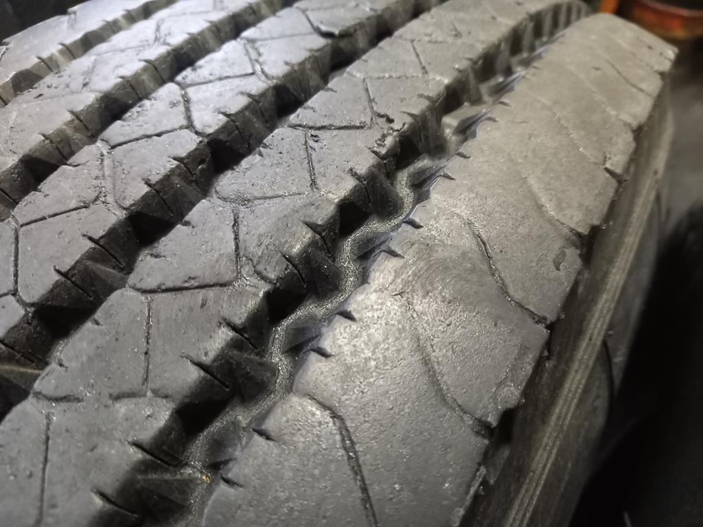 2x Opona używana ciężarowa 9.5R17.5 CONTINENTAL LSR1 400zł C2637 - obrazek 7