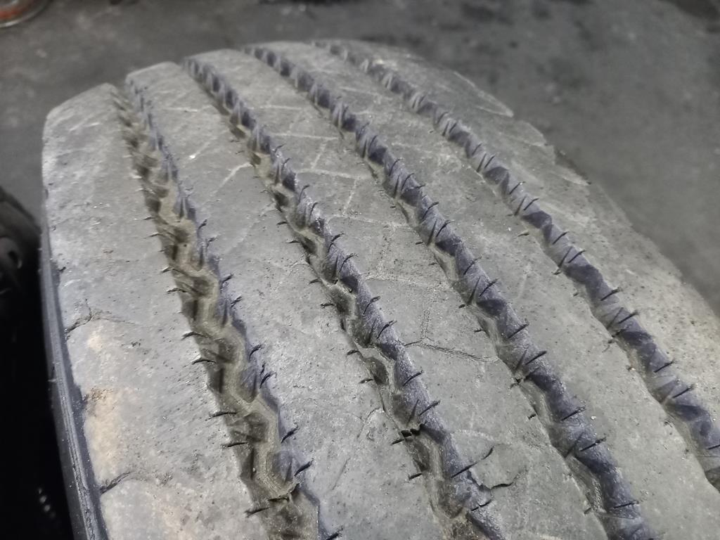 2x Opona używana ciężarowa 9.5R17.5 CONTINENTAL LSR1 400zł C2637 - obrazek 8