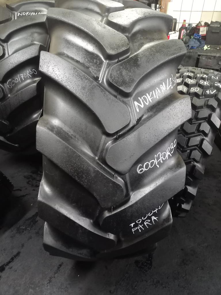 2x Opona używana leśna 600/70R30 NOKIAN FOREST KING 3800zł W4729 - obrazek 10