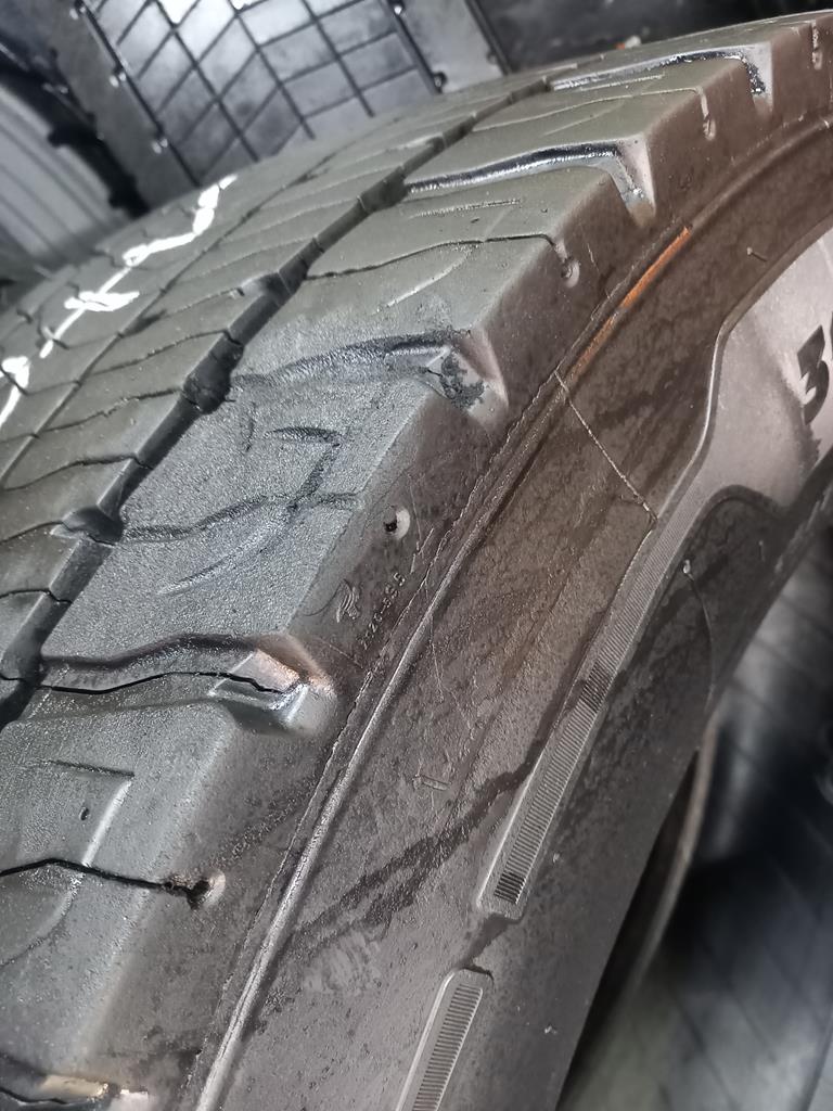 Opona używana ciężarowa 315/70R22.5 MICHELIN X MULTI D 800zł C2646 - obrazek 8