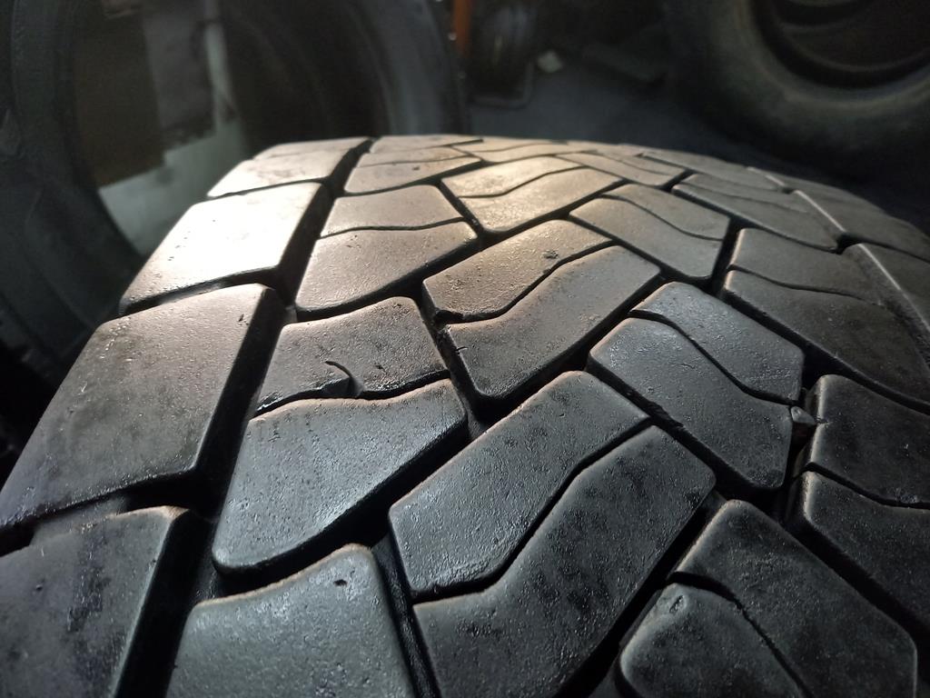 Opona używana ciężarowa 315/70R22.5 DUNLOP SP446 680zł C2647 - obrazek 4