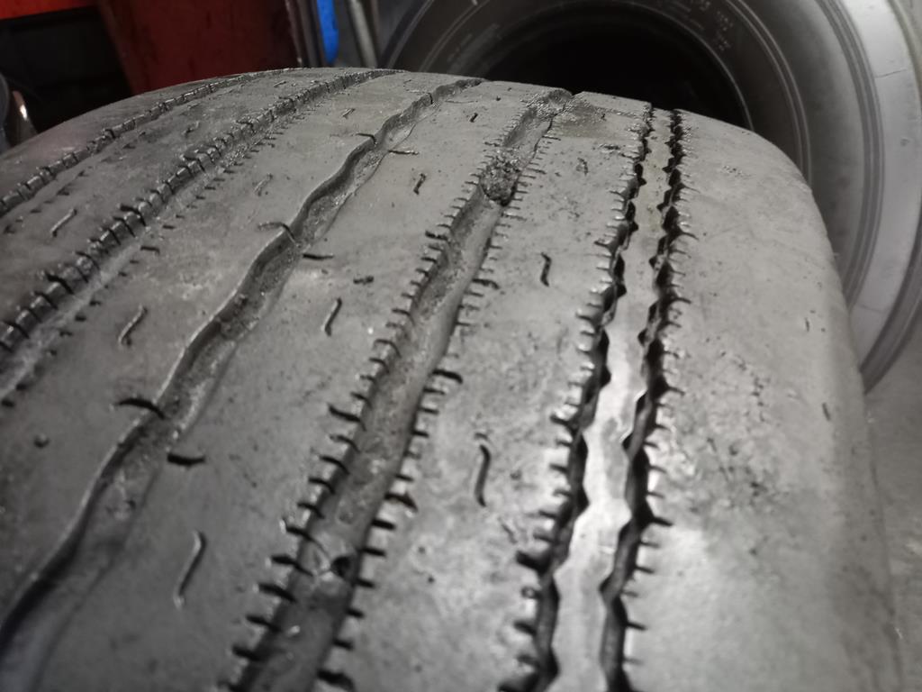 Opona używana ciężarowa 315/70R22.5 MICHELIN X ZAZ ENERGY 480zł C26780 - obrazek 7