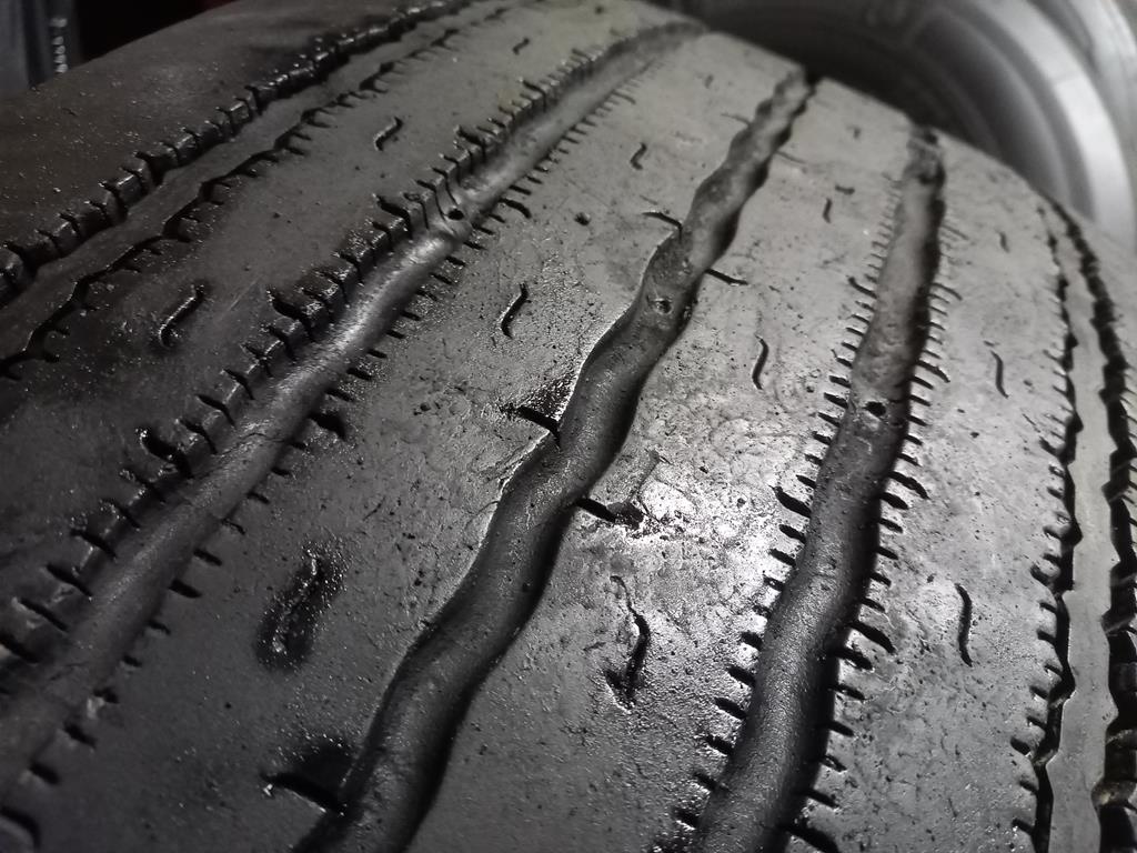 Opona używana ciężarowa 315/70R22.5 MICHELIN X ZAZ ENERGY 480zł C26780 - obrazek 5