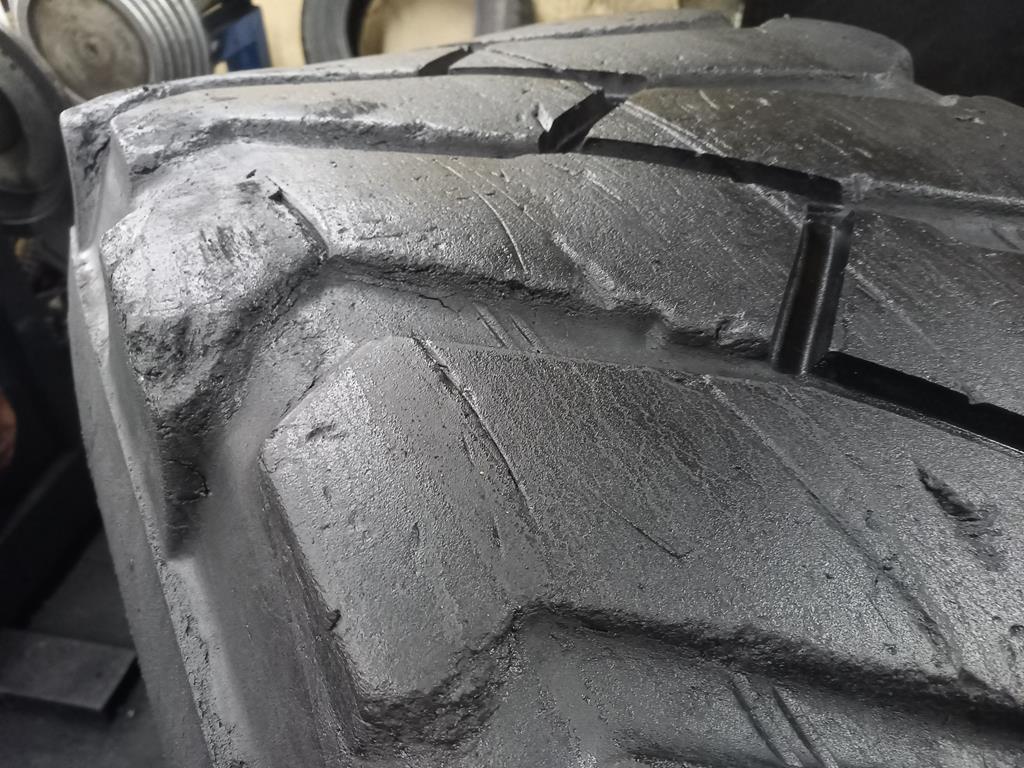 Opona używana przemysłowa 440/80-28 16.9-28 CAMSO BHL 753 300zł W4744 - obrazek 7