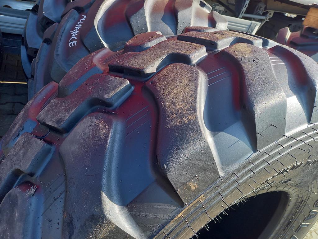 Opona używana przemysłowa 405/70R20 16/70R20 GALAXY MULTITOURGE 800zł W4753 - obrazek 12