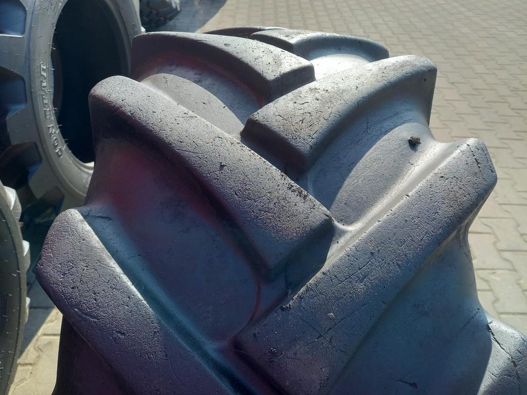 Opona używana 16,0/70-20 400/70-20 BKT IMPLEMENT AS504 800zł W4754 - obrazek 5