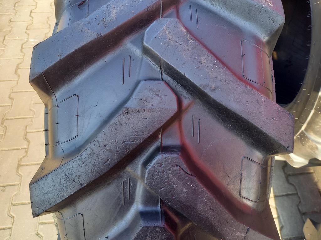 Opona używana przemysłowa 405/70-20 16/70-20 CEAT MPT 800 800zł W4755 - obrazek 4