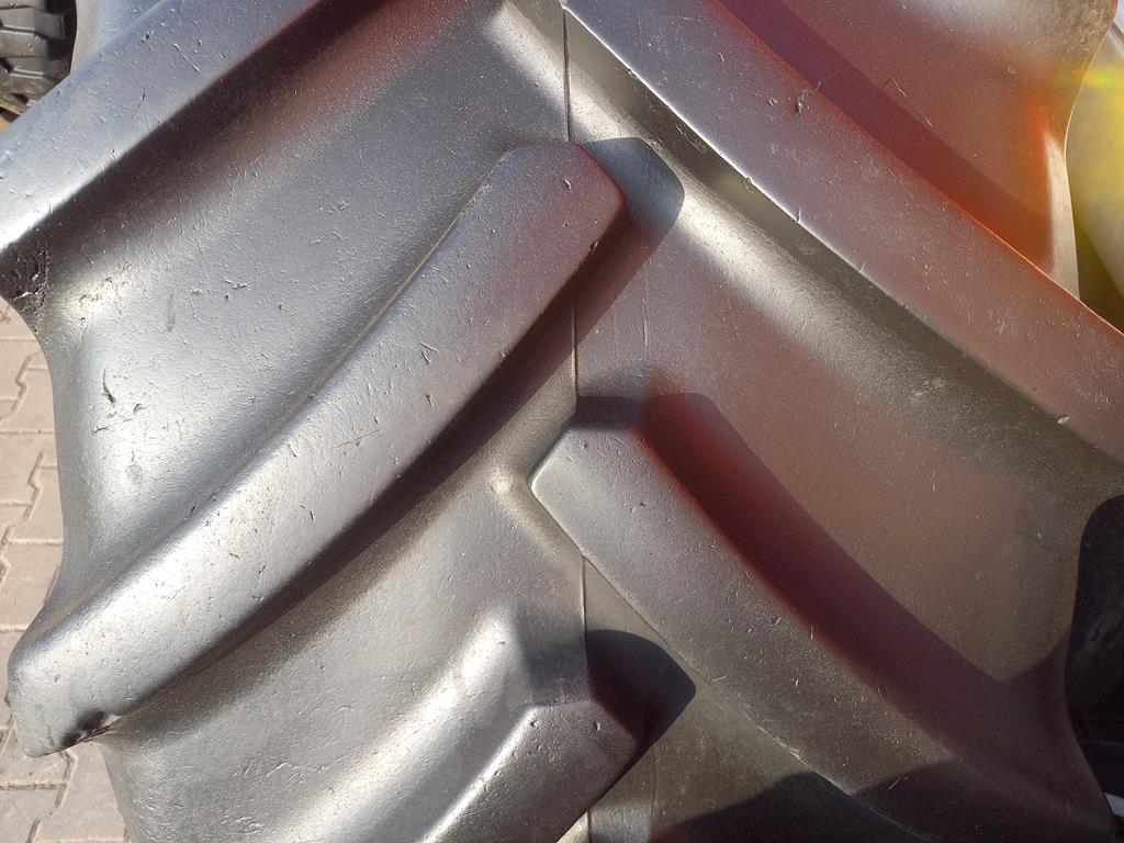 Opona używana rolnicza 600/70R28 CONTINENTAL SVT 1800zł W4768 - obrazek 11