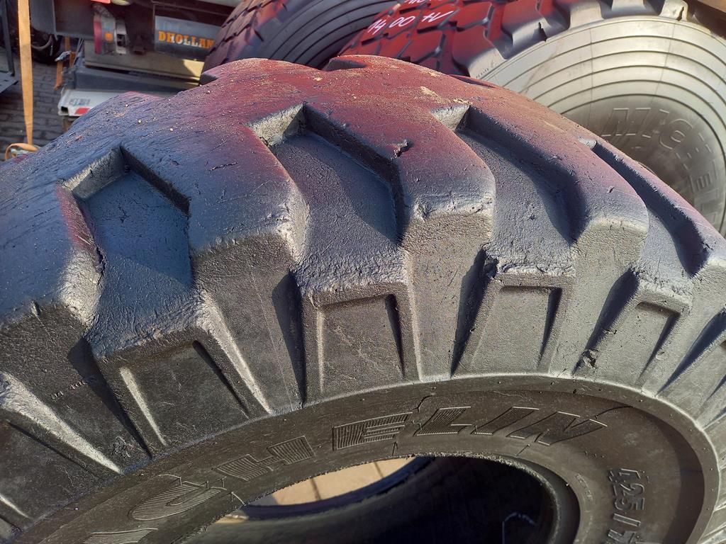 Opona używana przemysłowa 425/75R20 16.5/70R20 MICHELIN XZSL 800zł W4769 - obrazek 4