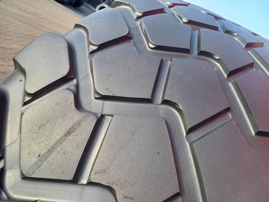 Opona używana rolnicza 24R21 MICHELIN XZL 1200zł W4771 - obrazek 8