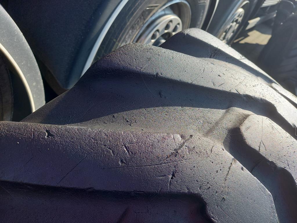 2x Opona używana przemysłowa 400/70-20 16.0/70-20 MICHELIN POWER CL 600zł W4809 - obrazek 9