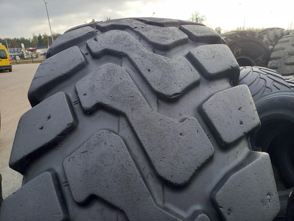 Opona używana przemysłowa 23.5R25 FIRESTONE 3200zł W4776 - obrazek 6