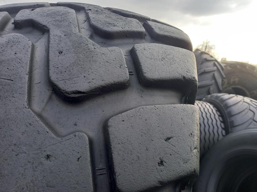 Opona używana przemysłowa 23.5R25 FIRESTONE 3200zł W4776 - obrazek 7