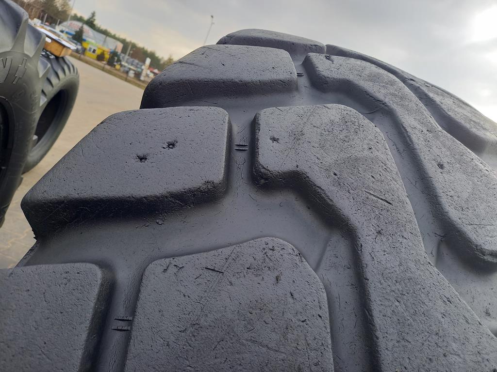 Opona używana przemysłowa 23.5R25 FIRESTONE 3200zł W4776 - obrazek 11