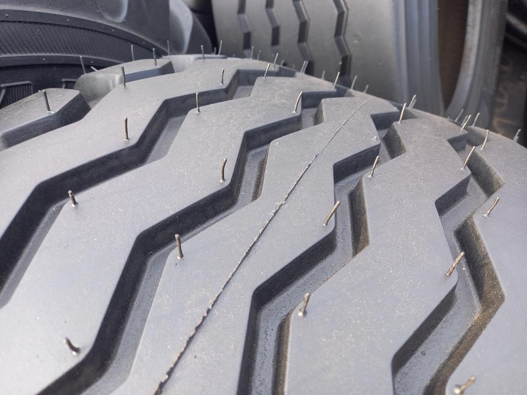 Opona nieużywana rolnicza 16.0/70-20 400/70-20 BKT IMPLEMENT AW705 800zł W4783 - obrazek 4