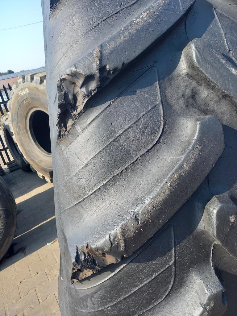 Opona używana rolnicza 20.8R38 TAURUS POINT 8 1200zł W4785 - obrazek 13