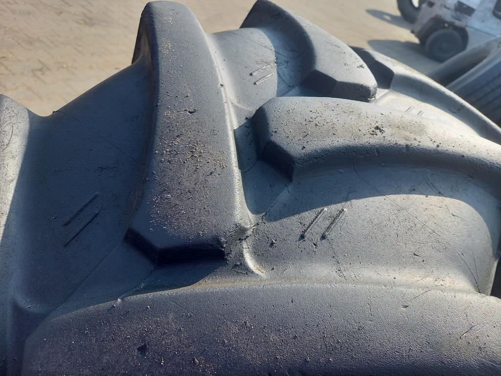 Opona używana przemysłowa 400/70-20 MITAS 700zł W4790 - obrazek 8