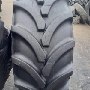Opona używana przemysłowa 460/70R24 17.5R24 VREDESTEIN TRAXION VERSA 1100zł W4828