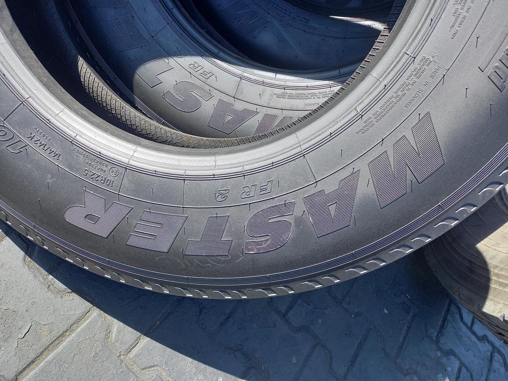 4x Opona używana ciężarowa 10R22.5 MATADOR MASTER FR2 400zł C2730 - obrazek 10