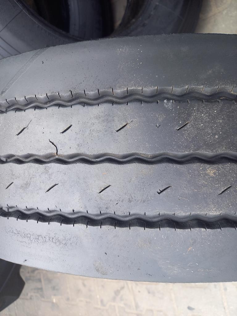Opona używana ciężarowa 235/75R17.5 APOLLO ENDURACE RT 350zł C2746 - obrazek 4