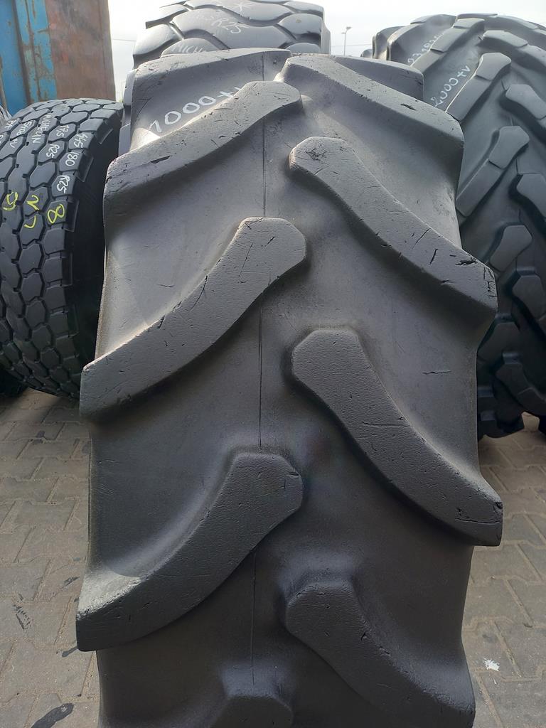 2x Opona używana rolnicza 420/70R28 FIRESTONE RADIAL 6000 900zł W4940 - obrazek 5
