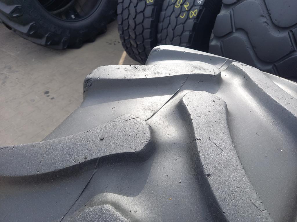 2x Opona używana rolnicza 420/70R28 FIRESTONE RADIAL 6000 900zł W4940 - obrazek 6