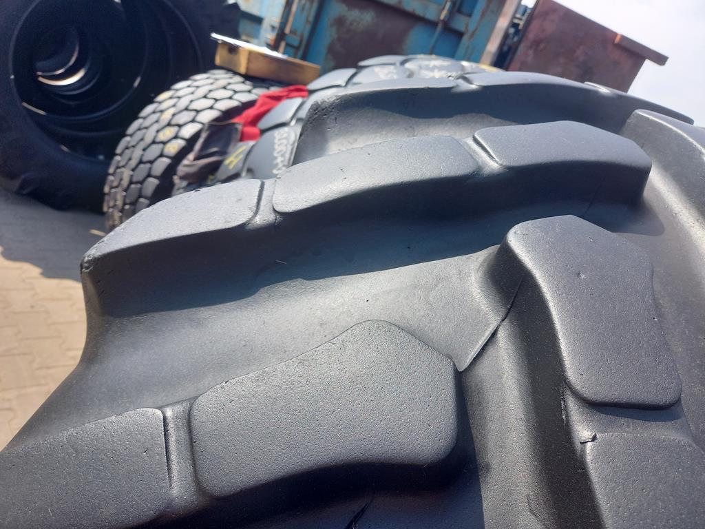 Opona używana rolnicza 23.1R26 ROSAVA F-37 1200zł W4943 - obrazek 8
