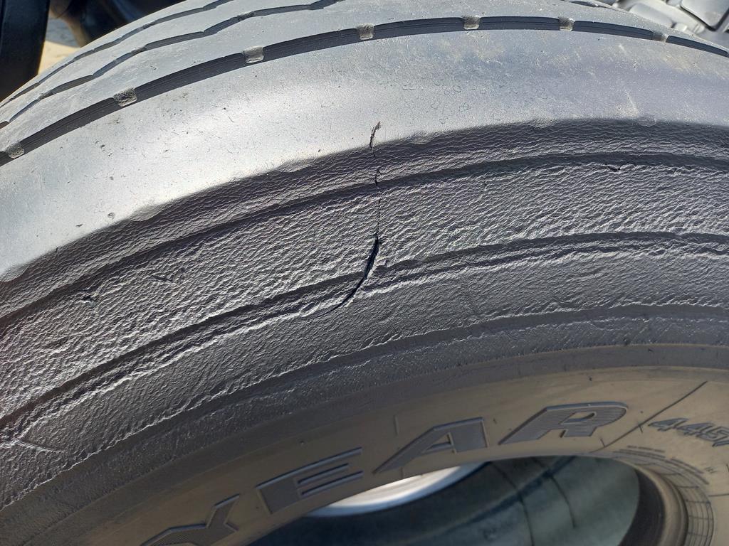 Opona używana ciężarowa 445/75R22.5 GOODYEAR OMNITRAC MSS 1100zł C2750 - obrazek 11